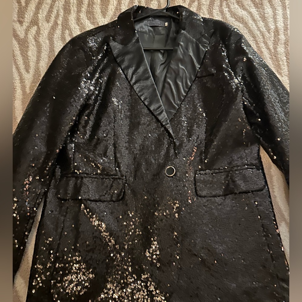 Men’s large suit jacket; sparkly black. Perfect for any fun occasion or event .